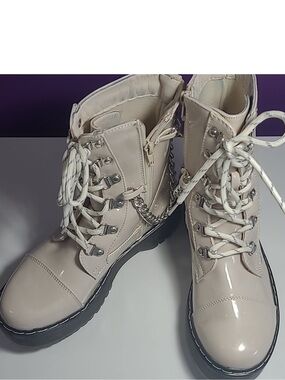 Union bay Kailee Beige Patent Lace-Up Combat Boots with Chain Accent - Women 8m